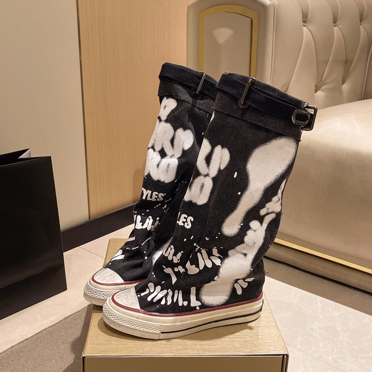 Boot Woman new retro flat graffiti mif boots  trend  trend fashion pile pile boot trend
